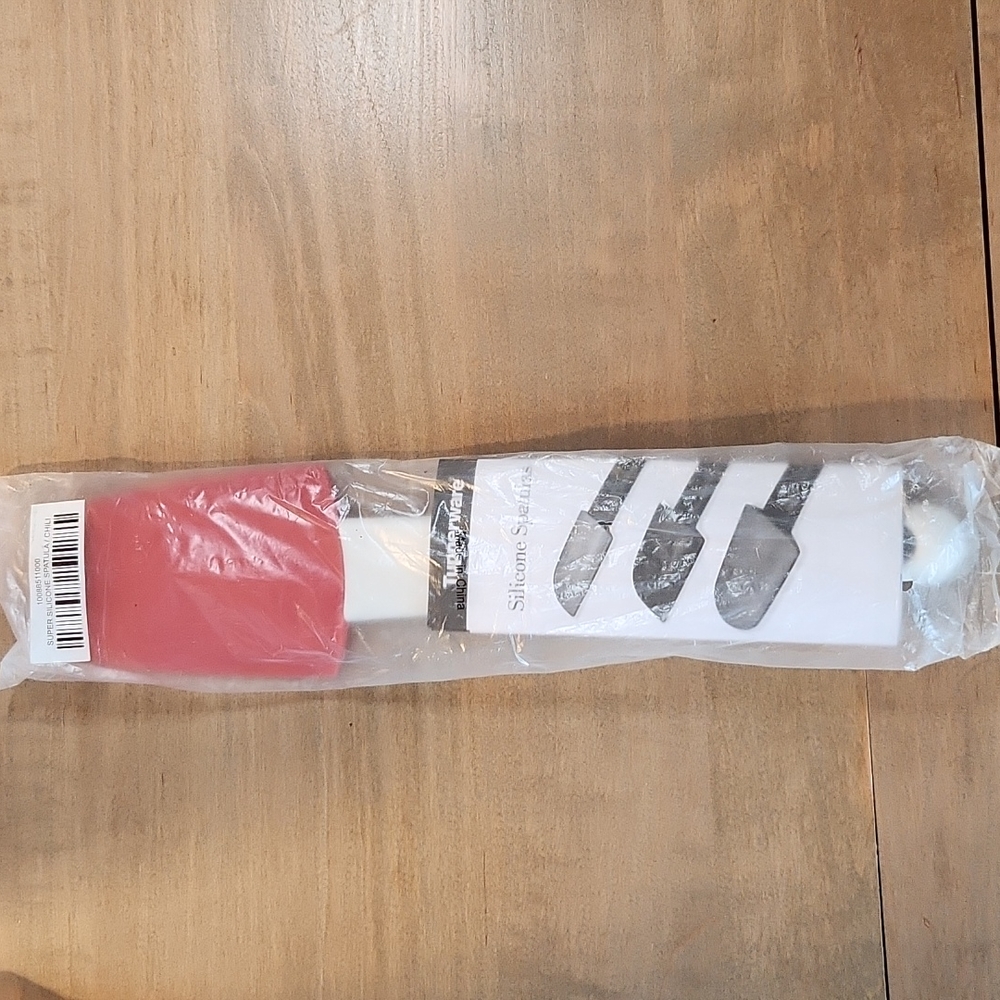 Tupperware Silicone Spatula-New in Package
